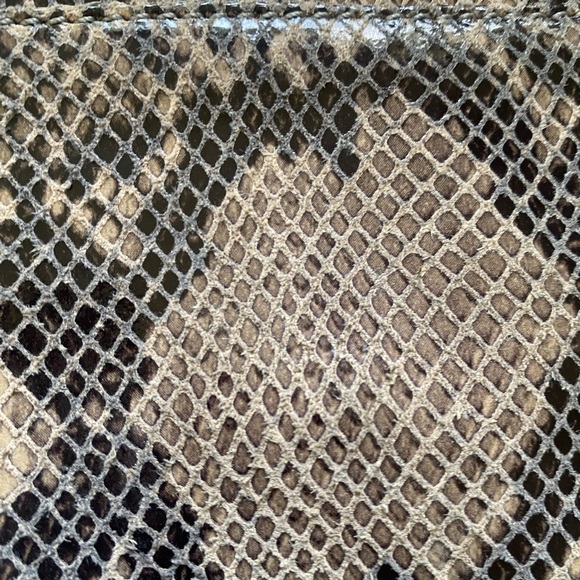 Authentic Tory Burch Python Print Leather Crossbody Handbag - Picture 13 of 16